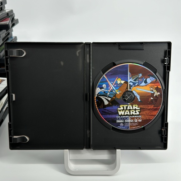 Star Wars Clone Wars Volume One. - Picture 4 of 4